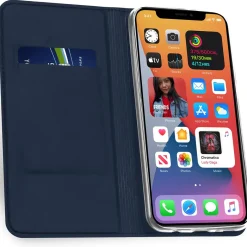iPhone 12 / 12 Pro - Booklet Case mit Magnetverschluss