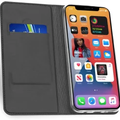 iPhone 13 Pro - Booklet Case mit Magnetverschluss